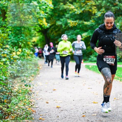 12.10.2025 - Bramfelder Halbmarathon 2025 Dr. Thomas Lammeyer http://msf.ph/oto/9350057 12.10.2025 10:32:46 Laufen 2443, 2555 meine-sportfotos.de