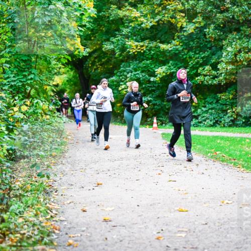 12.10.2025 - Bramfelder Halbmarathon 2025 Dr. Thomas Lammeyer http://msf.ph/oto/9350079 12.10.2025 10:32:51 Laufen 2899, 2200, 2332, 2244 meine-sportfotos.de