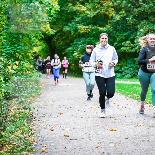 12.10.2025 - Bramfelder Halbmarathon 2025 Dr. Thomas Lammeyer http://msf.ph/oto/9350104 12.10.2025 10:32:54 Laufen 220, 1332, 2244 meine-sportfotos.de