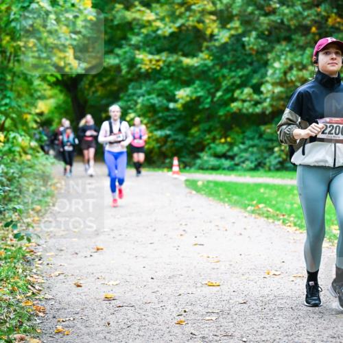 12.10.2025 - Bramfelder Halbmarathon 2025 Dr. Thomas Lammeyer http://msf.ph/oto/9350112 12.10.2025 10:32:57 Laufen 2200 meine-sportfotos.de