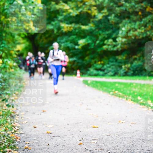 12.10.2025 - Bramfelder Halbmarathon 2025 Dr. Thomas Lammeyer http://msf.ph/oto/9350116 12.10.2025 10:32:58 Laufen 3, 2200 meine-sportfotos.de