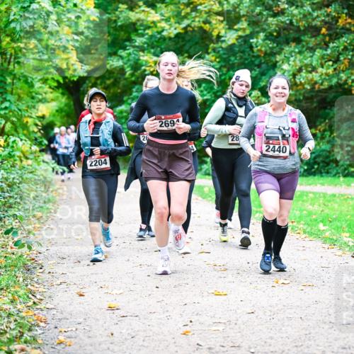 12.10.2025 - Bramfelder Halbmarathon 2025 Dr. Thomas Lammeyer http://msf.ph/oto/9350164 12.10.2025 10:33:06 Laufen 2204, 2694, 28, 2440 meine-sportfotos.de