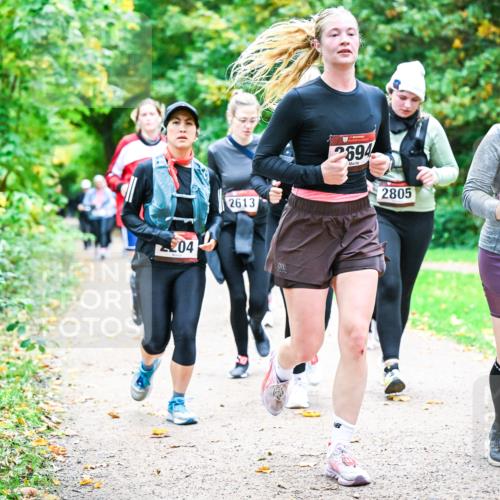 12.10.2025 - Bramfelder Halbmarathon 2025 Dr. Thomas Lammeyer http://msf.ph/oto/9350172 12.10.2025 10:33:07 Laufen 2613, 04, 2694, 2805, 440 meine-sportfotos.de