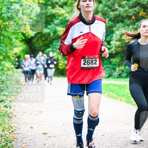 12.10.2025 - Bramfelder Halbmarathon 2025 Dr. Thomas Lammeyer http://msf.ph/oto/9350184 12.10.2025 10:33:10 Laufen 34, 2682 meine-sportfotos.de