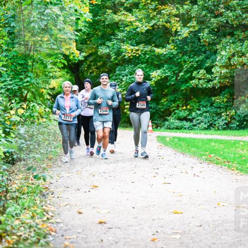 12.10.2025 - Bramfelder Halbmarathon 2025 Dr. Thomas Lammeyer http://msf.ph/oto/9350191 12.10.2025 10:33:14 Laufen 2273, 2346, 2345 meine-sportfotos.de