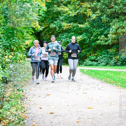 12.10.2025 - Bramfelder Halbmarathon 2025 Dr. Thomas Lammeyer http://msf.ph/oto/9350193 12.10.2025 10:33:14 Laufen 2346, 884, 2475, 2345, 2273 meine-sportfotos.de