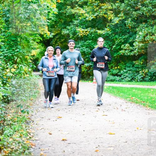 12.10.2025 - Bramfelder Halbmarathon 2025 Dr. Thomas Lammeyer http://msf.ph/oto/9350198 12.10.2025 10:33:15 Laufen 2273, 2346, 2345 meine-sportfotos.de