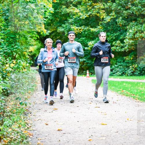 12.10.2025 - Bramfelder Halbmarathon 2025 Dr. Thomas Lammeyer http://msf.ph/oto/9350202 12.10.2025 10:33:15 Laufen 475, 2346, 2345, 2273 meine-sportfotos.de