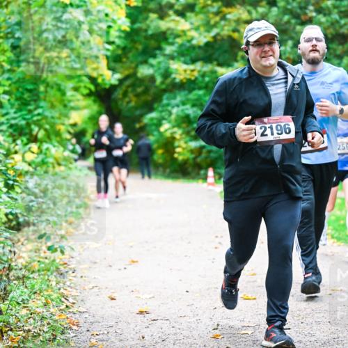 12.10.2025 - Bramfelder Halbmarathon 2025 Dr. Thomas Lammeyer http://msf.ph/oto/9350232 12.10.2025 10:33:20 Laufen 2196, 2593 meine-sportfotos.de