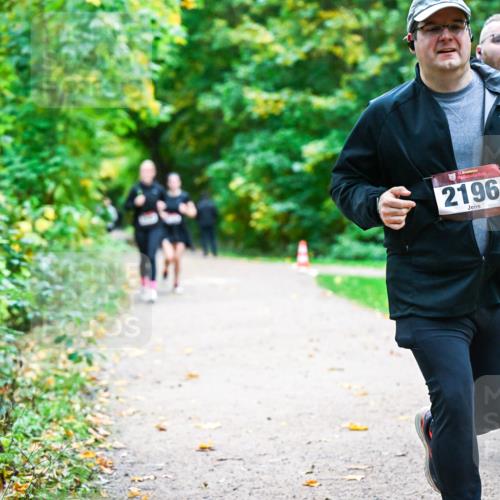 12.10.2025 - Bramfelder Halbmarathon 2025 Dr. Thomas Lammeyer http://msf.ph/oto/9350235 12.10.2025 10:33:20 Laufen 34, 2196, 8, 259 meine-sportfotos.de