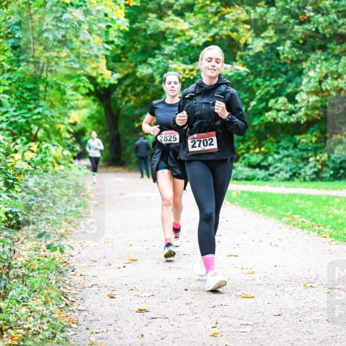 12.10.2025 - Bramfelder Halbmarathon 2025 Dr. Thomas Lammeyer http://msf.ph/oto/9350257 12.10.2025 10:33:25 Laufen 2825, 2702 meine-sportfotos.de