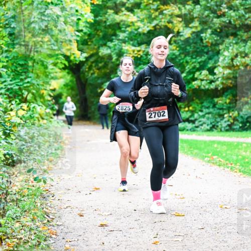 12.10.2025 - Bramfelder Halbmarathon 2025 Dr. Thomas Lammeyer http://msf.ph/oto/9350258 12.10.2025 10:33:25 Laufen 2825, 2702 meine-sportfotos.de