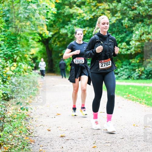12.10.2025 - Bramfelder Halbmarathon 2025 Dr. Thomas Lammeyer http://msf.ph/oto/9350259 12.10.2025 10:33:25 Laufen 2825, 2702 meine-sportfotos.de