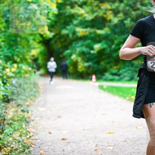 12.10.2025 - Bramfelder Halbmarathon 2025 Dr. Thomas Lammeyer http://msf.ph/oto/9350274 12.10.2025 10:33:27 Laufen 34, 2825 meine-sportfotos.de