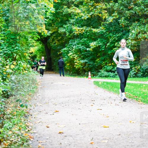 12.10.2025 - Bramfelder Halbmarathon 2025 Dr. Thomas Lammeyer http://msf.ph/oto/9350281 12.10.2025 10:33:35 Laufen 2921 meine-sportfotos.de