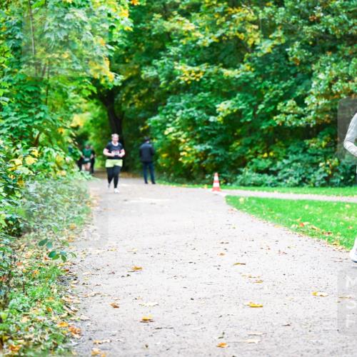 12.10.2025 - Bramfelder Halbmarathon 2025 Dr. Thomas Lammeyer http://msf.ph/oto/9350291 12.10.2025 10:33:36 Laufen 2921 meine-sportfotos.de