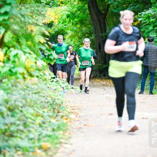 12.10.2025 - Bramfelder Halbmarathon 2025 Dr. Thomas Lammeyer http://msf.ph/oto/9350292 12.10.2025 10:33:41 Laufen 2355, 289, 4, 2318 meine-sportfotos.de