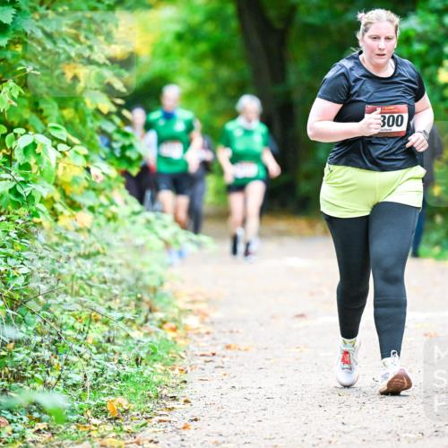 12.10.2025 - Bramfelder Halbmarathon 2025 Dr. Thomas Lammeyer http://msf.ph/oto/9350296 12.10.2025 10:33:42 Laufen 300 meine-sportfotos.de