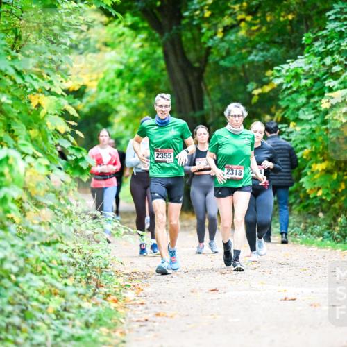 12.10.2025 - Bramfelder Halbmarathon 2025 Dr. Thomas Lammeyer http://msf.ph/oto/9350313 12.10.2025 10:33:46 Laufen 2355, 2318 meine-sportfotos.de