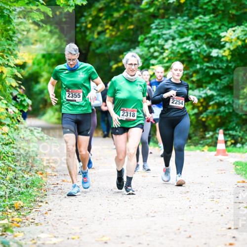 12.10.2025 - Bramfelder Halbmarathon 2025 Dr. Thomas Lammeyer http://msf.ph/oto/9350349 12.10.2025 10:33:51 Laufen 2355, 2318, 2254 meine-sportfotos.de