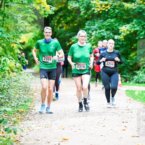 12.10.2025 - Bramfelder Halbmarathon 2025 Dr. Thomas Lammeyer http://msf.ph/oto/9350354 12.10.2025 10:33:52 Laufen 2355, 2318, 2254 meine-sportfotos.de
