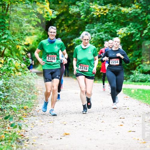 12.10.2025 - Bramfelder Halbmarathon 2025 Dr. Thomas Lammeyer http://msf.ph/oto/9350359 12.10.2025 10:33:53 Laufen 2355, 2318, 2254 meine-sportfotos.de