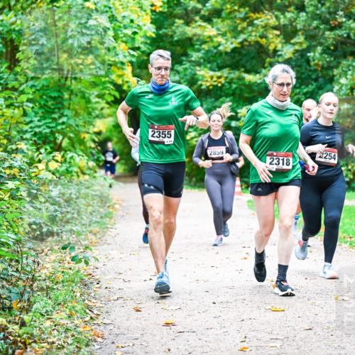 12.10.2025 - Bramfelder Halbmarathon 2025 Dr. Thomas Lammeyer http://msf.ph/oto/9350378 12.10.2025 10:33:56 Laufen 2355, 159, 2859, 254, 2318 meine-sportfotos.de
