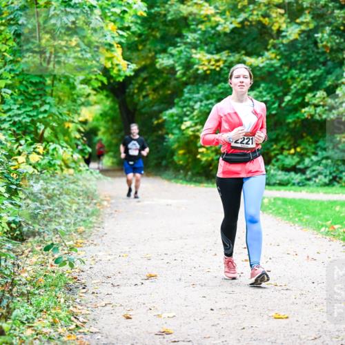 12.10.2025 - Bramfelder Halbmarathon 2025 Dr. Thomas Lammeyer http://msf.ph/oto/9350391 12.10.2025 10:34:00 Laufen 221 meine-sportfotos.de