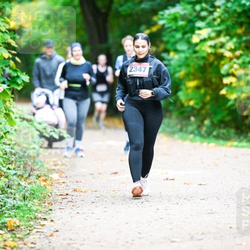 12.10.2025 - Bramfelder Halbmarathon 2025 Dr. Thomas Lammeyer http://msf.ph/oto/9350458 12.10.2025 10:34:15 Laufen 2347 meine-sportfotos.de