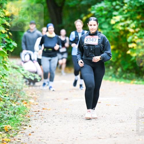 12.10.2025 - Bramfelder Halbmarathon 2025 Dr. Thomas Lammeyer http://msf.ph/oto/9350463 12.10.2025 10:34:16 Laufen 2347 meine-sportfotos.de