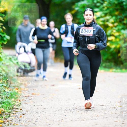 12.10.2025 - Bramfelder Halbmarathon 2025 Dr. Thomas Lammeyer http://msf.ph/oto/9350469 12.10.2025 10:34:17 Laufen 2347 meine-sportfotos.de