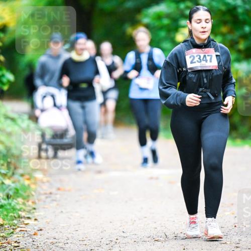 12.10.2025 - Bramfelder Halbmarathon 2025 Dr. Thomas Lammeyer http://msf.ph/oto/9350477 12.10.2025 10:34:18 Laufen 2347 meine-sportfotos.de