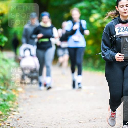 12.10.2025 - Bramfelder Halbmarathon 2025 Dr. Thomas Lammeyer http://msf.ph/oto/9350484 12.10.2025 10:34:19 Laufen 34, 2347 meine-sportfotos.de