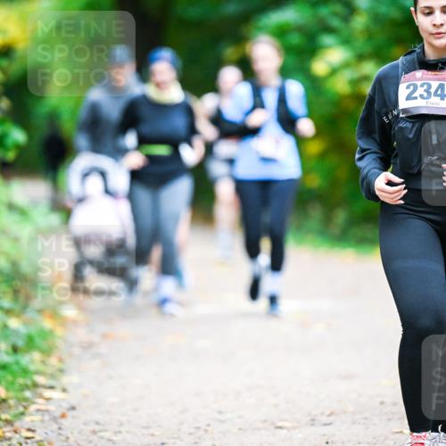 12.10.2025 - Bramfelder Halbmarathon 2025 Dr. Thomas Lammeyer http://msf.ph/oto/9350485 12.10.2025 10:34:19 Laufen 702, 2347 meine-sportfotos.de