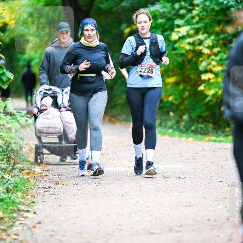 12.10.2025 - Bramfelder Halbmarathon 2025 Dr. Thomas Lammeyer http://msf.ph/oto/9350487 12.10.2025 10:34:19 Laufen 3347, 2226 meine-sportfotos.de