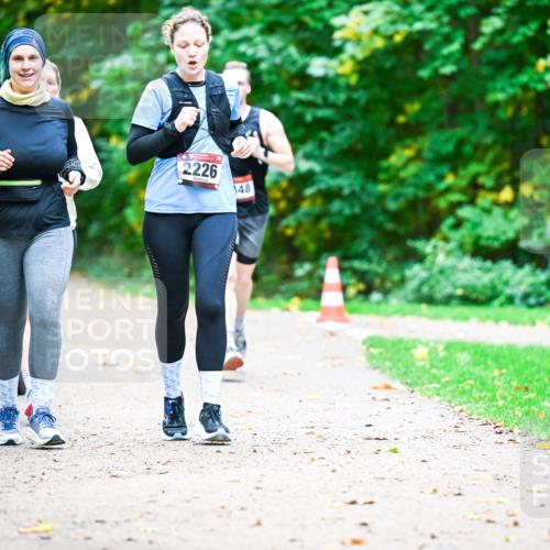 12.10.2025 - Bramfelder Halbmarathon 2025 Dr. Thomas Lammeyer http://msf.ph/oto/9350494 12.10.2025 10:34:22 Laufen 2226, 148 meine-sportfotos.de