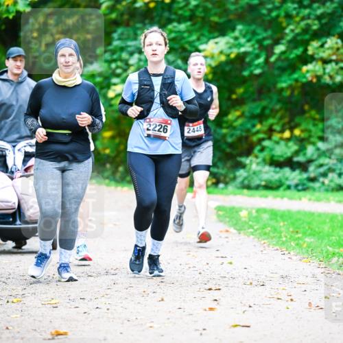 12.10.2025 - Bramfelder Halbmarathon 2025 Dr. Thomas Lammeyer http://msf.ph/oto/9350502 12.10.2025 10:34:23 Laufen 2226, 2448 meine-sportfotos.de
