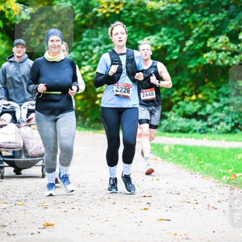 12.10.2025 - Bramfelder Halbmarathon 2025 Dr. Thomas Lammeyer http://msf.ph/oto/9350505 12.10.2025 10:34:24 Laufen 2226, 2448 meine-sportfotos.de