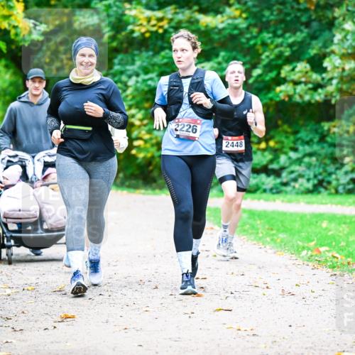 12.10.2025 - Bramfelder Halbmarathon 2025 Dr. Thomas Lammeyer http://msf.ph/oto/9350509 12.10.2025 10:34:24 Laufen 7, 2226, 2448 meine-sportfotos.de