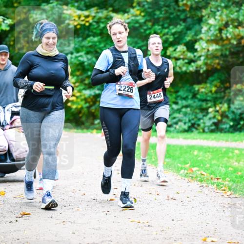 12.10.2025 - Bramfelder Halbmarathon 2025 Dr. Thomas Lammeyer http://msf.ph/oto/9350512 12.10.2025 10:34:25 Laufen 2226, 2448 meine-sportfotos.de
