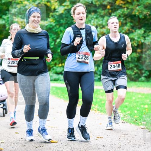 12.10.2025 - Bramfelder Halbmarathon 2025 Dr. Thomas Lammeyer http://msf.ph/oto/9350522 12.10.2025 10:34:26 Laufen 2281, 2226, 2448 meine-sportfotos.de