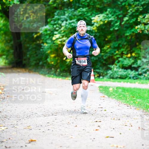 12.10.2025 - Bramfelder Halbmarathon 2025 Dr. Thomas Lammeyer http://msf.ph/oto/9350529 12.10.2025 10:34:32 Laufen 2894 meine-sportfotos.de