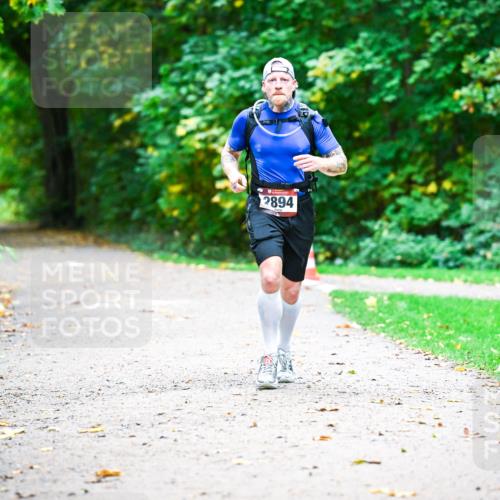 12.10.2025 - Bramfelder Halbmarathon 2025 Dr. Thomas Lammeyer http://msf.ph/oto/9350530 12.10.2025 10:34:32 Laufen 2894 meine-sportfotos.de
