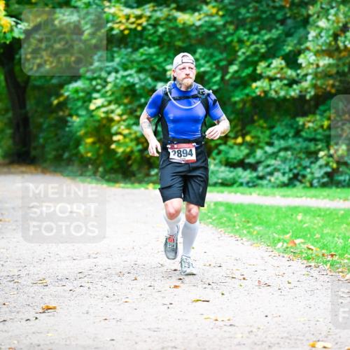 12.10.2025 - Bramfelder Halbmarathon 2025 Dr. Thomas Lammeyer http://msf.ph/oto/9350534 12.10.2025 10:34:32 Laufen 2894 meine-sportfotos.de