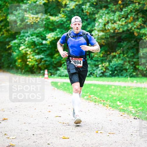 12.10.2025 - Bramfelder Halbmarathon 2025 Dr. Thomas Lammeyer http://msf.ph/oto/9350540 12.10.2025 10:34:33 Laufen 2894 meine-sportfotos.de