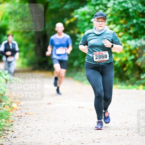 12.10.2025 - Bramfelder Halbmarathon 2025 Dr. Thomas Lammeyer http://msf.ph/oto/9350560 12.10.2025 10:34:43 Laufen 32, 2868 meine-sportfotos.de