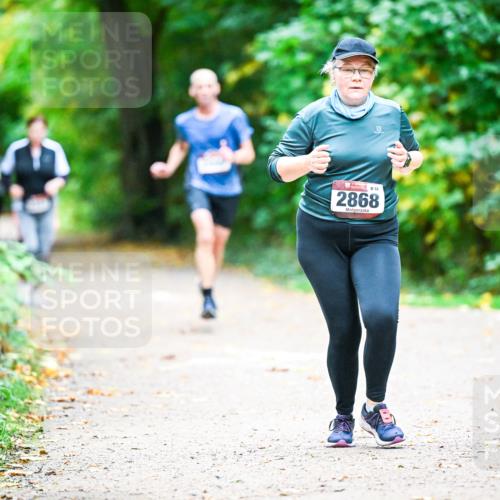 12.10.2025 - Bramfelder Halbmarathon 2025 Dr. Thomas Lammeyer http://msf.ph/oto/9350561 12.10.2025 10:34:43 Laufen 32, 2868 meine-sportfotos.de