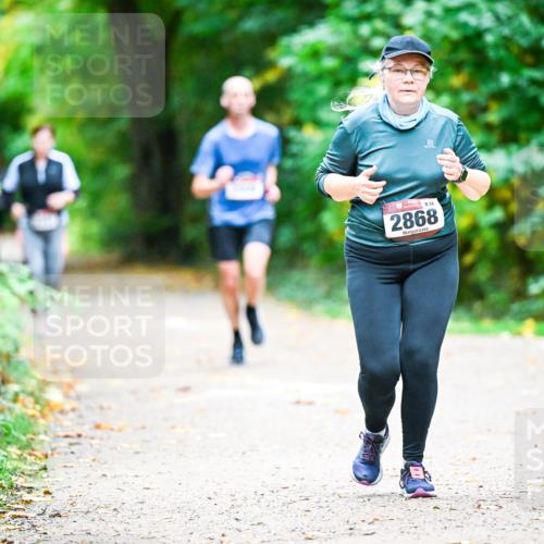 12.10.2025 - Bramfelder Halbmarathon 2025 Dr. Thomas Lammeyer http://msf.ph/oto/9350563 12.10.2025 10:34:43 Laufen 32, 2868 meine-sportfotos.de