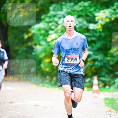 12.10.2025 - Bramfelder Halbmarathon 2025 Dr. Thomas Lammeyer http://msf.ph/oto/9350576 12.10.2025 10:34:47 Laufen 2999 meine-sportfotos.de