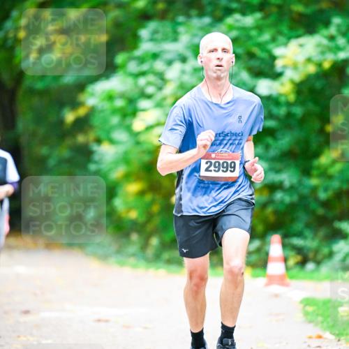 12.10.2025 - Bramfelder Halbmarathon 2025 Dr. Thomas Lammeyer http://msf.ph/oto/9350577 12.10.2025 10:34:47 Laufen 2999 meine-sportfotos.de